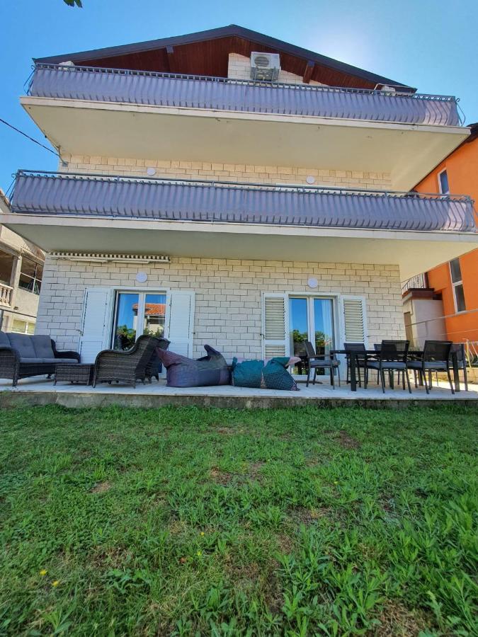 Villa Del Mar Omis Exterior photo